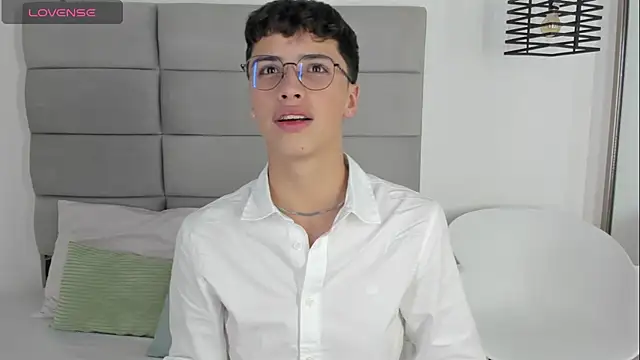 JoshClaarktt online show from April 2026 04:03:01 AM