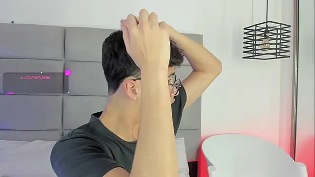 JoshClaarktt online show from April 2026 04:08:01 AM