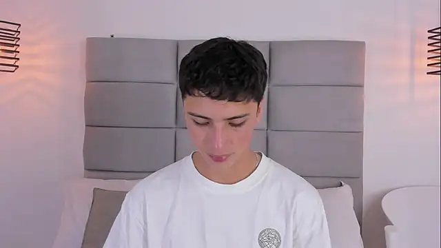 JoshClaarktt online show from April 2026 04:10:02 AM