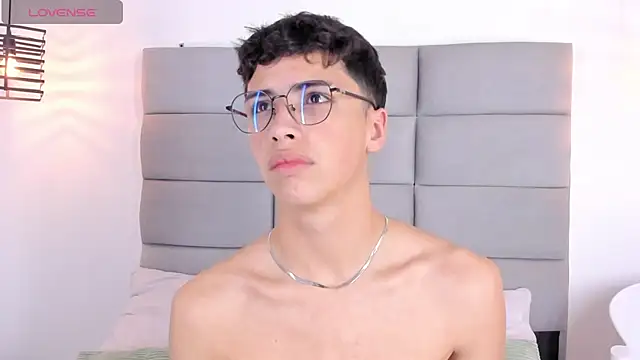 Snapshot of JoshClaarktt chatting on March 2026 03:57:01 AM JoshClaarktt online show from March 2026 03:57:01 AM