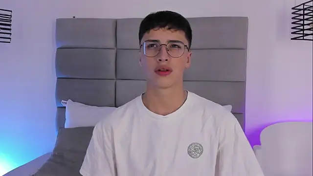 JoshClaarktt online show from May 2026 04:21:02 AM