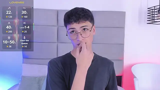 JoshClaarktt online show from March 2026 04:12:01 AM