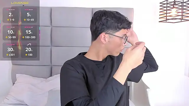 Snapshot of JoshClaarktt chatting on February 2026 03:59:01 AM JoshClaarktt online show from February 2026 03:59:01 AM