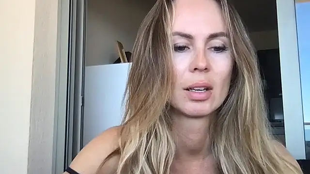 LeMilf online show from May 2026 10:23:02 AM