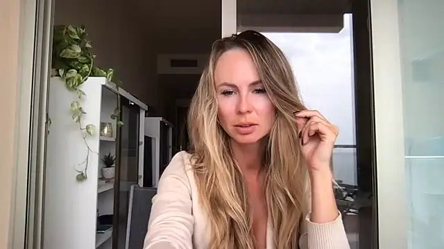 LeMilf online show from April 2026 11:45:01 AM