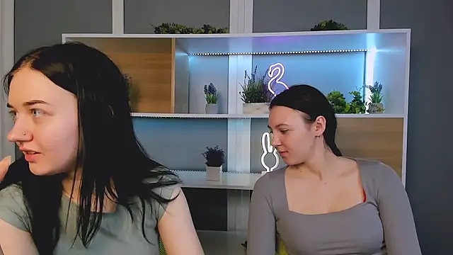 Snapshot of mira_vibe chatting on February 2026 03:32:02 PM mira vibe online show from February 2026 03:32:02 PM