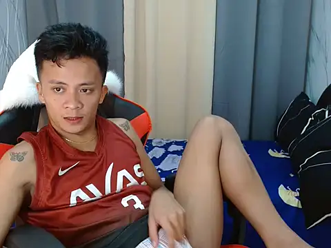 ur twinkKirk6969 online show from April 2026 12:01:01 PM