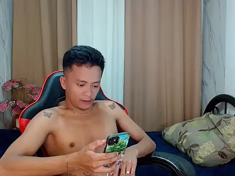 Snapshot of ur_twinkKirk6969 chatting on June 2026 05:30:02 PM ur twinkKirk6969 online show from June 2026 05:30:02 PM