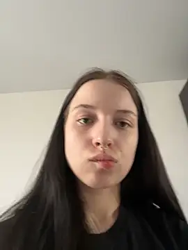 Snapshot of AlicePowells chatting on May 2026 11:05:02 AM AlicePowells online show from May 2026 11:05:02 AM