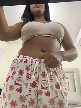 Snapshot of tuexotica chatting on December 2025 06:23:02 AM tuexotica online show from December 2025 06:23:02 AM