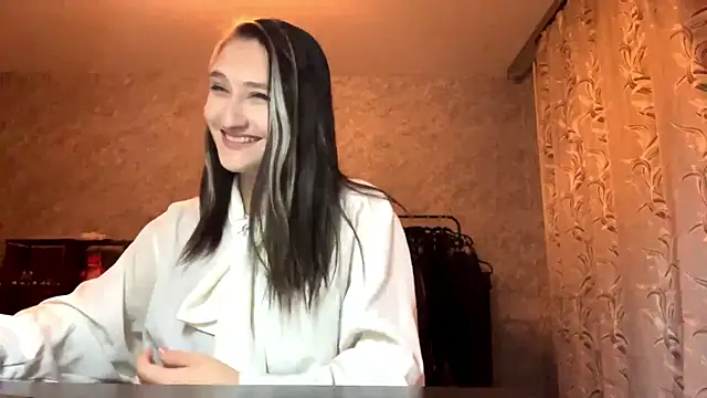 ShonnaSteffensmeier online show from December 2025 03:12:01 PM