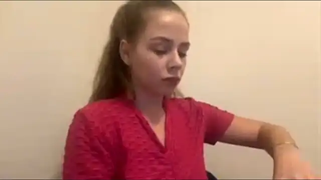 Snapshot of GinnyVanlaere chatting on December 2025 02:16:01 AM GinnyVanlaere online show from December 2025 02:16:01 AM