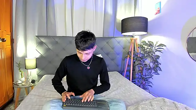 Andy Belier23 online show from April 2026 11:22:01 PM