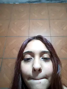 Snapshot of C_thau0 chatting on December 2025 04:39:02 AM C thau0 online show from December 2025 04:39:02 AM