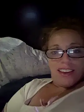 Snapshot of gailbee12 chatting on August 2026 04:17:01 AM gailbee12 online show from August 2026 04:17:01 AM