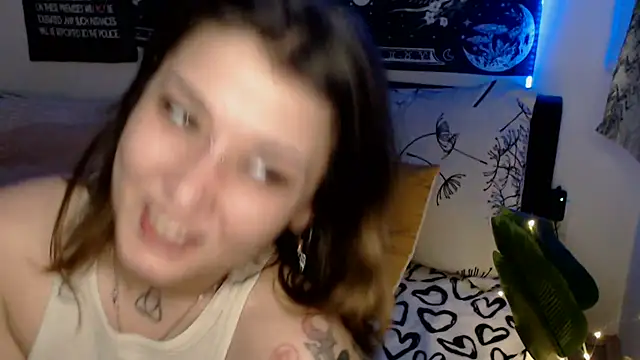 Snapshot of AlienforTwenty chatting on February 2026 02:56:02 AM AlienforTwenty online show from February 2026 02:56:02 AM