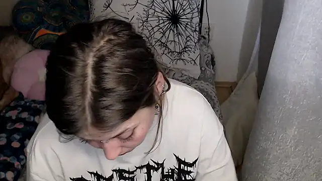 AlienforTwenty online show from April 2026 02:51:01 PM