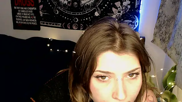 Snapshot of AlienforTwenty chatting on February 2026 01:46:02 PM AlienforTwenty online show from February 2026 01:46:02 PM