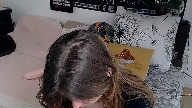 AlienforTwenty online show from March 2026 01:25:01 PM