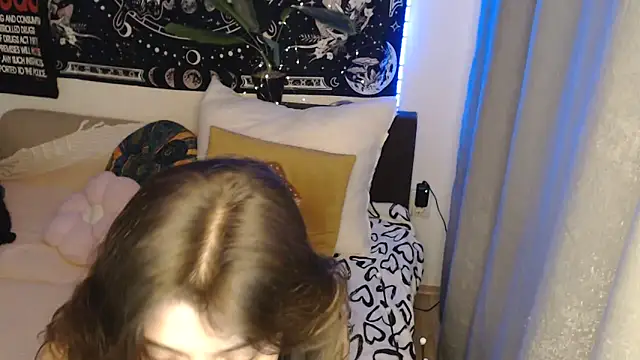 AlienforTwenty online show from April 2026 02:34:01 PM