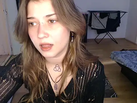 Snapshot of AlienforTwenty chatting on January 2026 08:10:02 AM AlienforTwenty online show from January 2026 08:10:02 AM