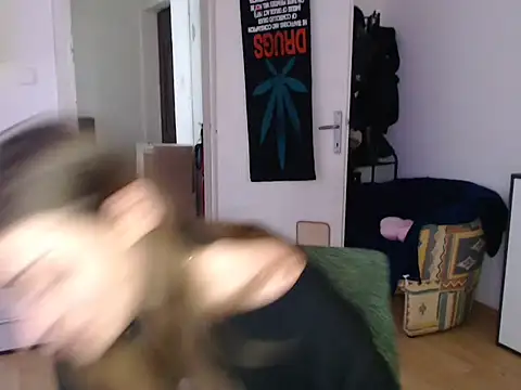 Snapshot of AlienforTwenty chatting on December 2025 09:25:01 AM AlienforTwenty online show from December 2025 09:25:01 AM