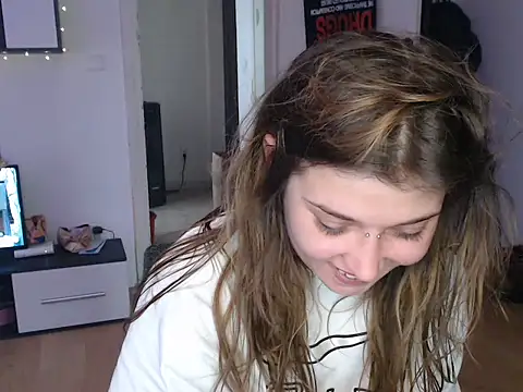 Snapshot of AlienforTwenty chatting on December 2025 09:33:02 AM AlienforTwenty online show from December 2025 09:33:02 AM