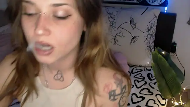 Snapshot of AlienforTwenty chatting on February 2026 02:50:01 PM AlienforTwenty online show from February 2026 02:50:01 PM