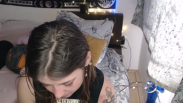 AlienforTwenty online show from March 2026 12:48:01 PM