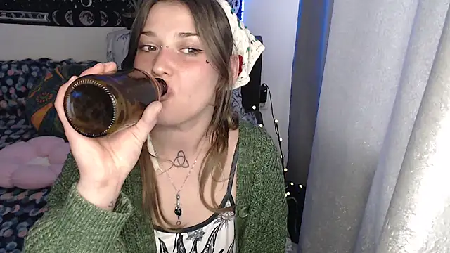 AlienforTwenty online show from April 2026 12:10:02 PM