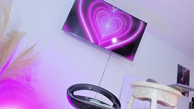 Camila saaenz online show from April 2026 12:35:01 AM