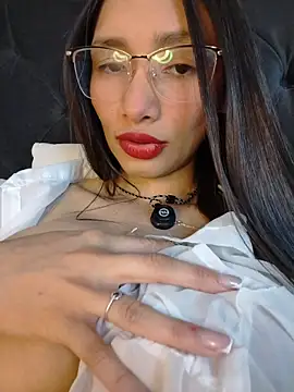 evangelineroos online show from April 2026 02:25:01 PM