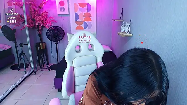 Carolina cherry online show from March 2026 12:48:01 PM