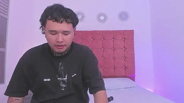 Beele and Evie online show from February 2026 07:53:01 PM