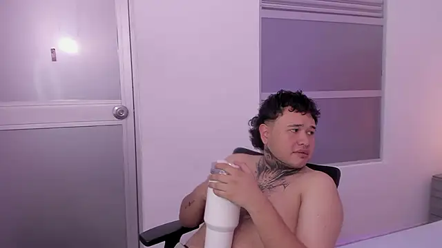 Beele and Evie online show from February 2026 08:48:02 PM