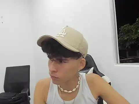 Snapshot of back_thomson chatting on December 2025 09:25:02 AM back thomson online show from December 2025 09:25:02 AM