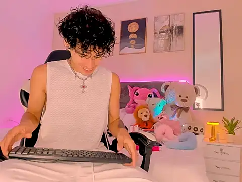 Snapshot of back_thomson chatting on February 2026 08:44:01 PM back thomson online show from February 2026 08:44:01 PM