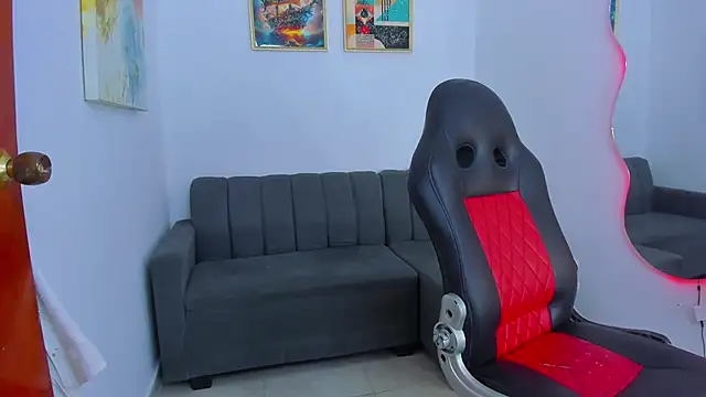 Dustyn Michelle1 online show from February 2026 01:32:02 PM