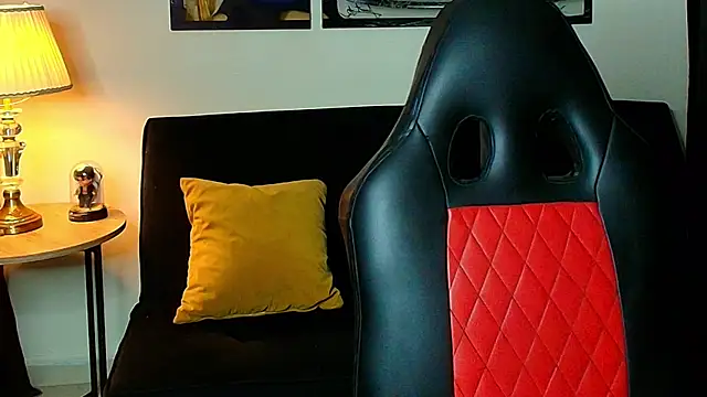 Dustyn Michelle1 online show from April 2026 12:00:01 PM