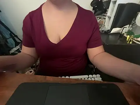 BettyWhispers online show from January 2026 05:52:02 PM