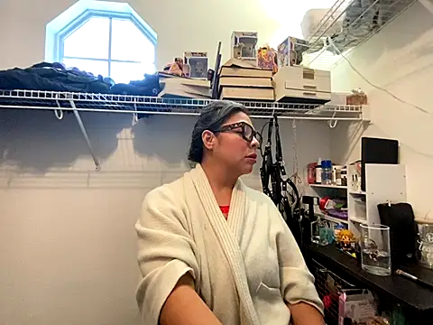 BettyWhispers online show from December 2025 06:42:02 PM