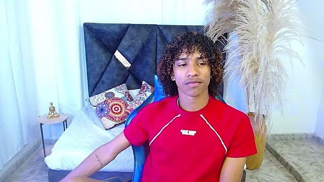 angelll18  online show from February 2026 09:13:02 PM