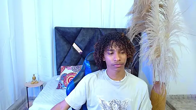 angelll18  online show from February 2026 09:11:01 PM