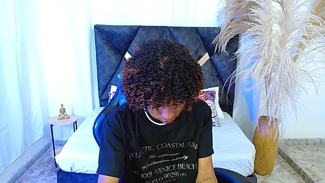 angelll18  online show from February 2026 08:26:01 PM