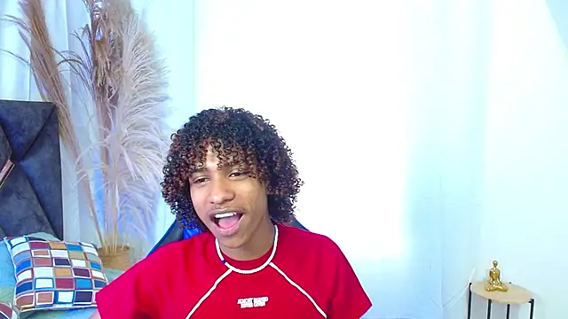 angelll18  online show from December 2025 08:20:01 PM