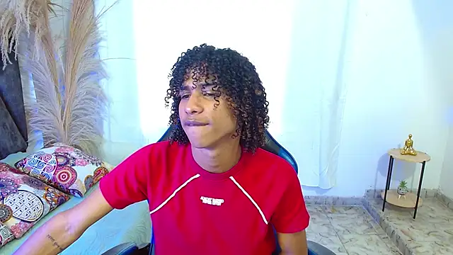 angelll18  online show from June 2026 08:52:01 PM