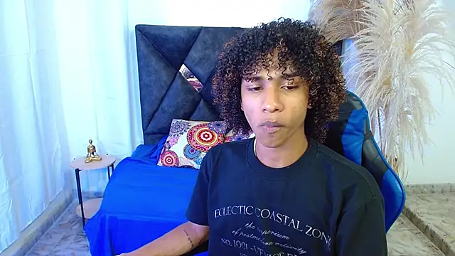 angelll18  online show from March 2026 08:53:02 PM