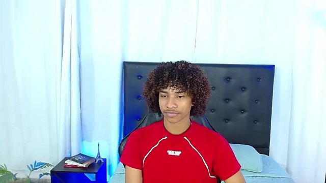 angelll18  online show from February 2026 08:19:02 PM