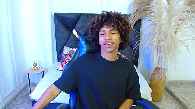 angelll18  online show from February 2026 08:41:02 PM