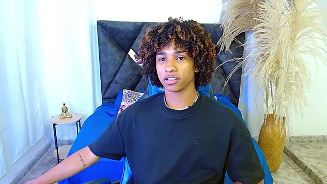 angelll18  online show from March 2026 09:05:02 PM